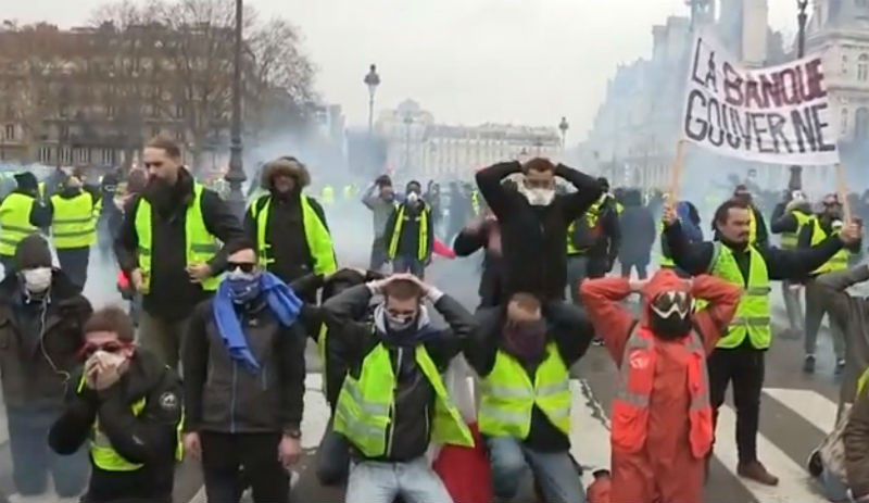 Canlı Blog: Sarı Yelekliler Montmartre'da - Resim : 1