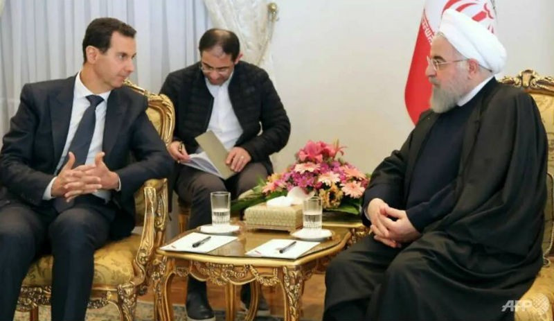 İranlı vekillerden Ruhani'ye: Zarif'in istifasını kabul etme - Resim : 1