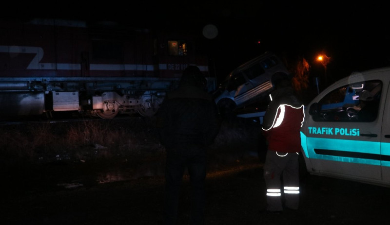Yine tren kazası: Ölü ve yaralı var - Resim : 1
