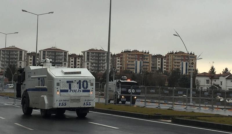 Diyarbakır’da Leyla Güven ablukası: Valilik hedef gösterdi, vekiller engellendi - Resim : 3