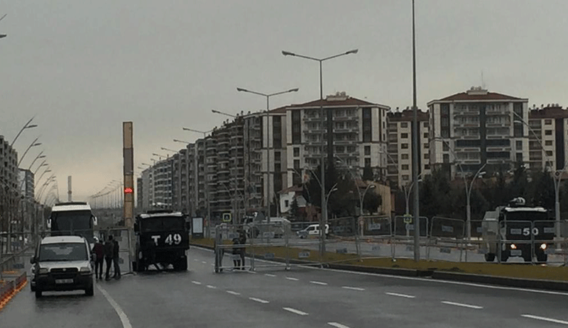 Diyarbakır’da Leyla Güven ablukası: Valilik hedef gösterdi, vekiller engellendi - Resim : 1