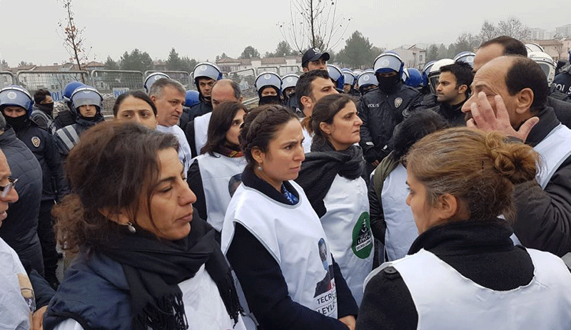 Diyarbakır’da Leyla Güven ablukası: Valilik hedef gösterdi, vekiller engellendi - Resim : 7