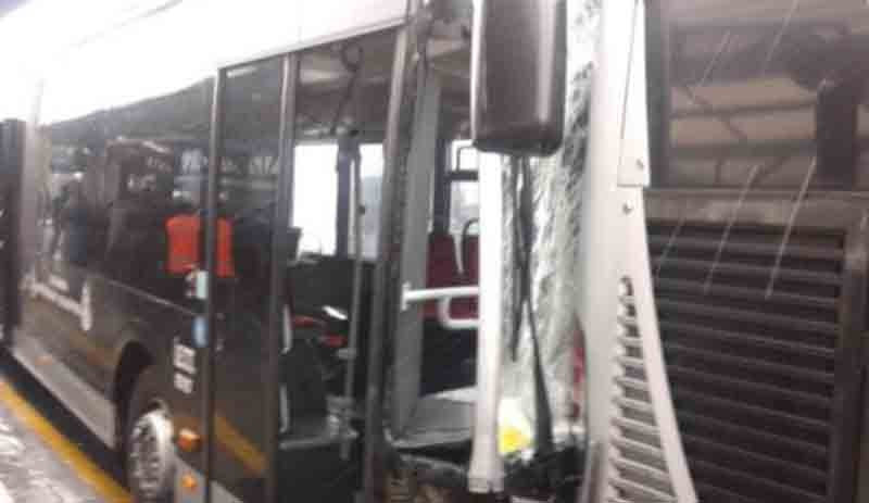 İstanbul'da metrobüs kazası: Yaralılar var - Resim : 1