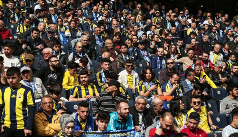'Sinyor' Can Bartu son yolculuğuna uğurlandı - Resim : 1