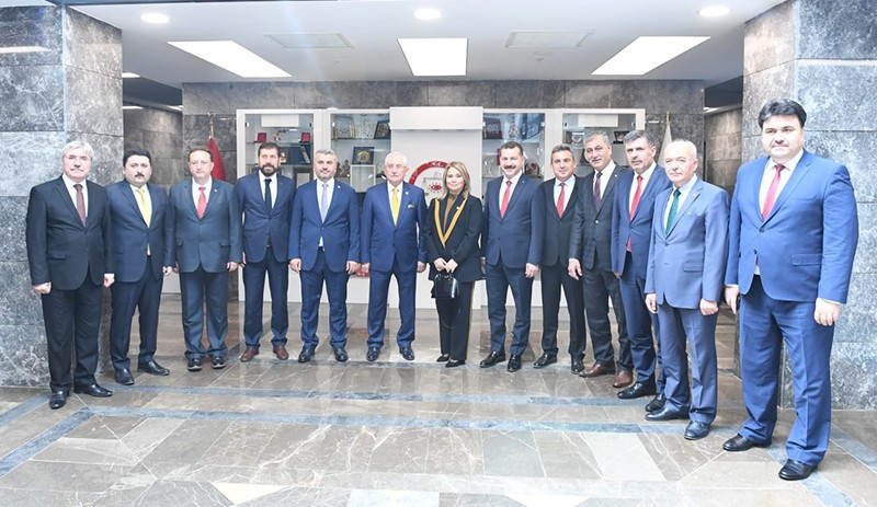 AKP'den YSK'ye dikkat çeken ziyaret - Resim : 2