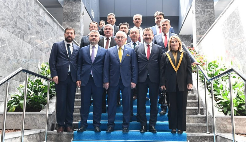 AKP'den YSK'ye dikkat çeken ziyaret - Resim : 3