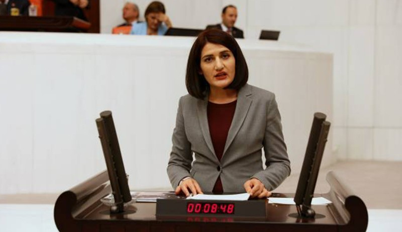 Tutuklu yakınlarına yönelik polis şiddeti Meclis'e taşındı - Resim : 1