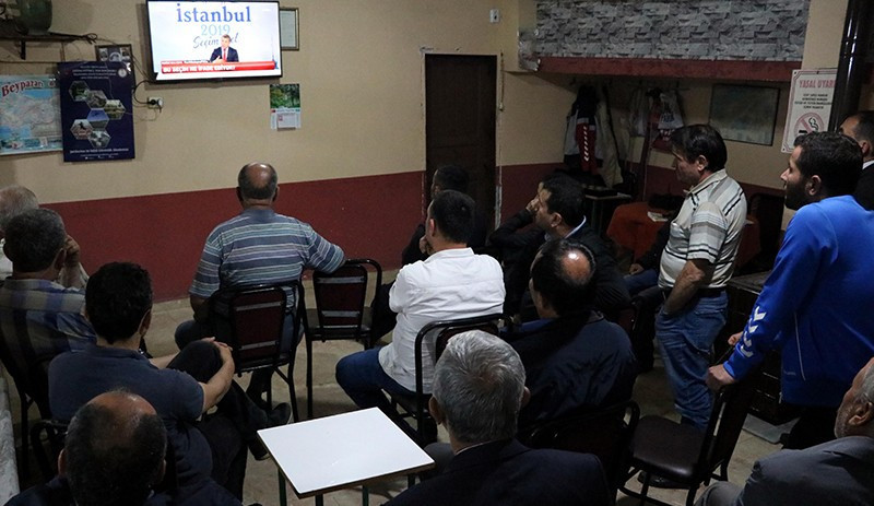 Yurttaşlar ortak yayına kilitlendi, sokaklar boşaldı - Resim : 6