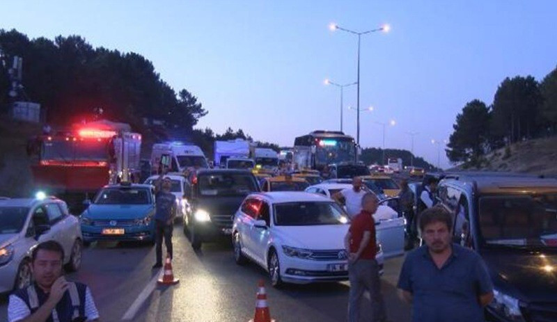 Yine hafriyat kamyonu kazası: 2 yaralı - Resim : 1