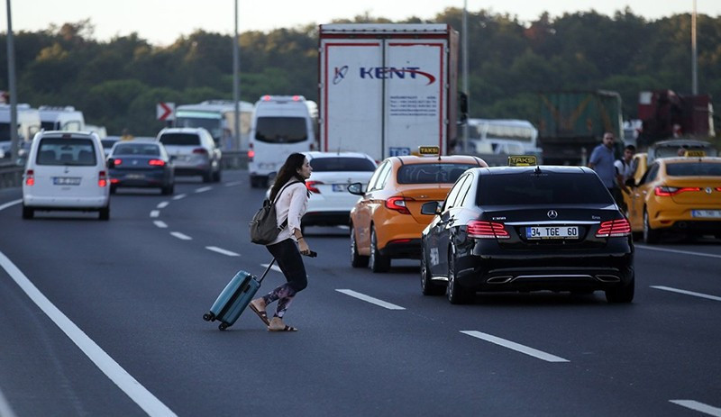 Yine hafriyat kamyonu kazası: 2 yaralı - Resim : 3