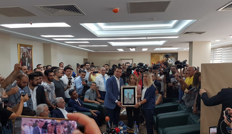 İmamoğlu görevden alınan belediye başkanlarıyla görüştü: Güç katmaya geldik - Resim : 2