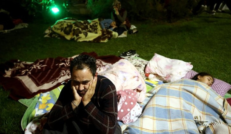 İstanbullular geceyi parklarda geçirdi - Resim : 3