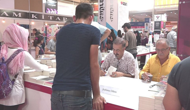 TÜYAP Kitap Fuarına yoğun ilgi: 2 günde 53 bin 500 kişi ziyaret etti - Resim : 2