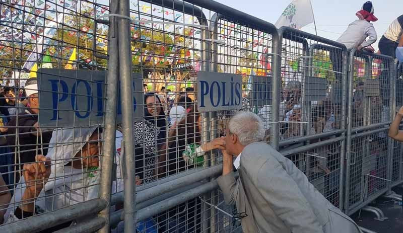 Diyarbakır Barış Mitingi: Kayyımları göndereceğiz ve yeni sabaha uyanacağız söz veriyoruz - Resim : 3