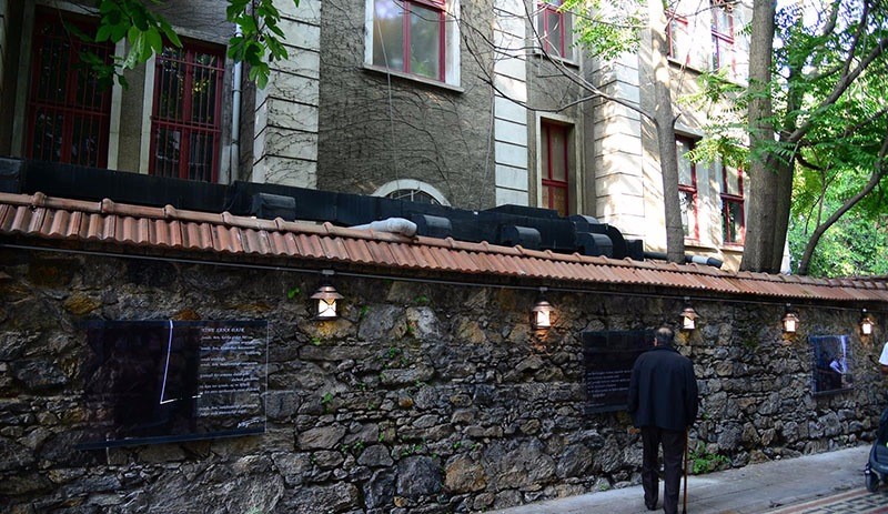 Nazım şiirleri Kadıköy duvarlarında - Resim: 2