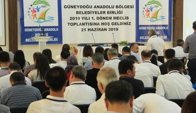 HDP’li 70 meclis üyesinin yerine kayyım atandı - Resim : 1