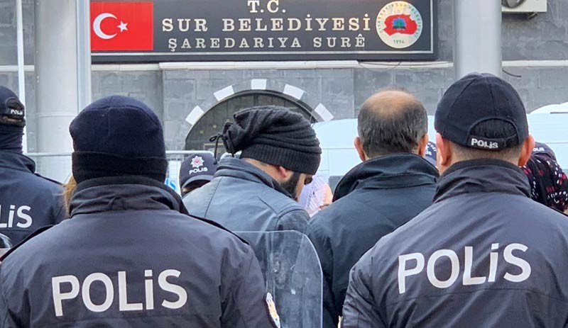 Sur Belediyesi Eş Başkanı Buluttekin gözaltına alındı - Resim : 2