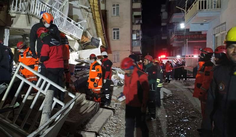 Elazığ depremi: Sesimi duyan var mı? - Resim : 2