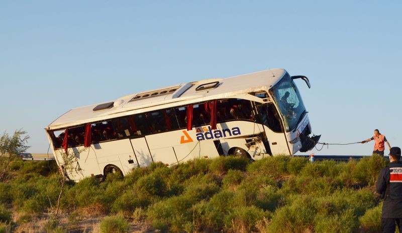 Aksaray'da yolcu otobüsü devrildi: 22 yaralı - Resim : 1