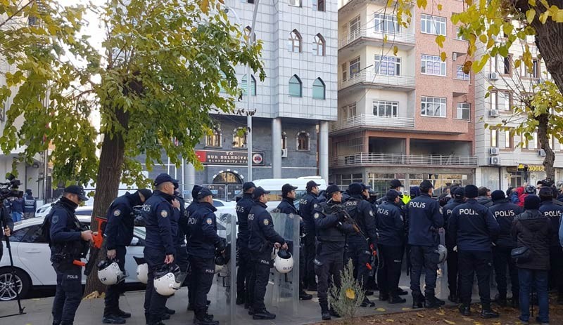 Sur Belediyesi Eş Başkanı Buluttekin gözaltına alındı - Resim : 3