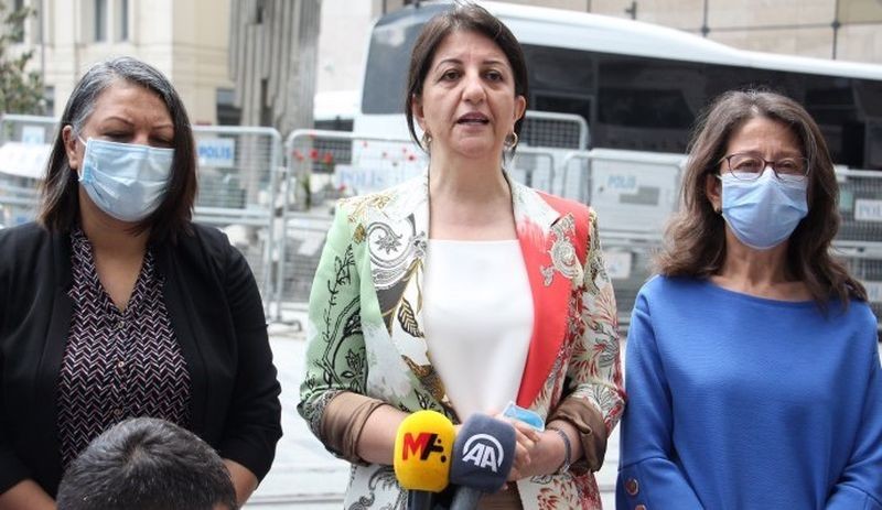 Pervin Buldan, Anneler Günü'nü Galatasaray Meydanı'nda kutladı - Resim : 2