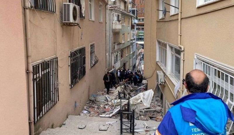 Üsküdar'da binada patlama: 2'si ağır 4 yaralı - Resim : 3