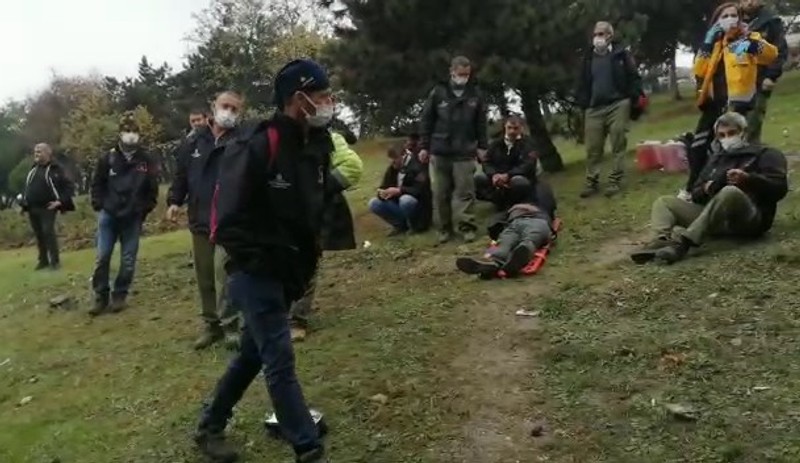 TEM'de bir otomobil İBB işçilerinin bulunduğu kamyonete çarptı: 8 yaralı - Resim : 1