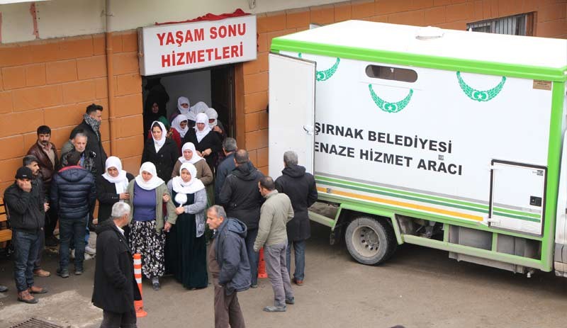 Şırnak'ta göçük altındaki madencinin cansız bedenine ulaşıldı - Resim : 1