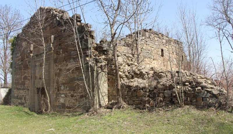 Defineciler tarihi kiliseyi harabeye çevirdi - Resim : 1