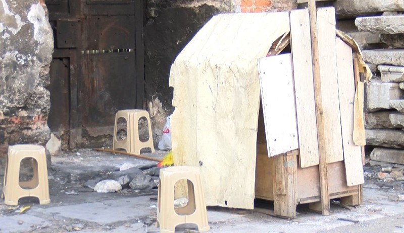 15 yüzyıldan kalma tarihi sinagogun kapısı ateşe verildi - Resim : 2