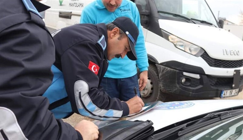 CHP'li belediye ilçeye giren araçlardan para alıyor - Resim : 1
