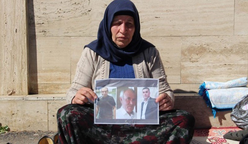 Adalet nöbetindeki Emine Şenyaşar: Ailem katledildi, üstüne oğlumu cezaevine koydular - Resim : 2
