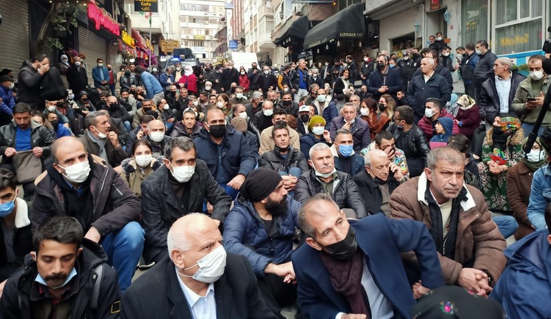 Saldırıya uğrayan HDP'liler anlattı: İçeride tek kişi olsaydı bir Deniz Poyraz vakası daha yaşanırdı - Resim : 4