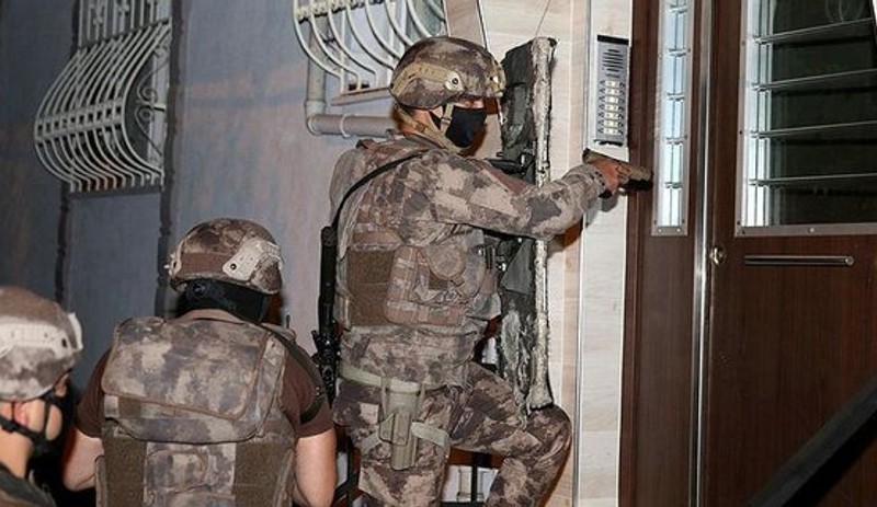 İstanbul'da ESP ve SGDF'ye operasyon: Gazeteci Gayıp ve HDP PM üyesi de gözaltında - Resim : 1