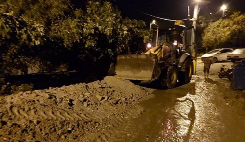 Sağanak ve dolu sonrası birçok kentte ev ve iş yerlerini su bastı - Resim : 4