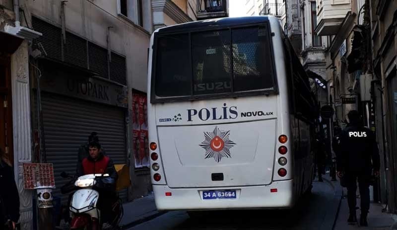 8 Mart'ta kadınlara biber gazıyla müdahale - Resim : 4