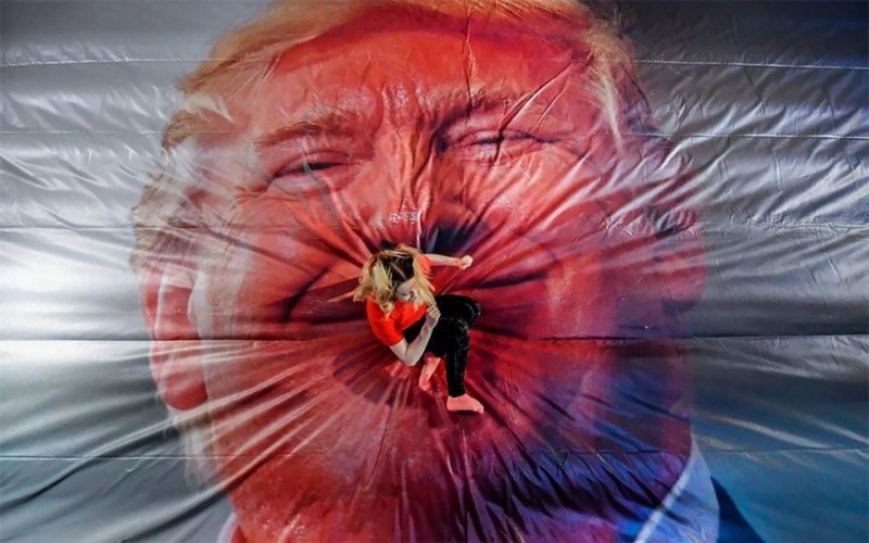 Belfast'ta 'Trump'a Atla' sergisi - Resim: 1