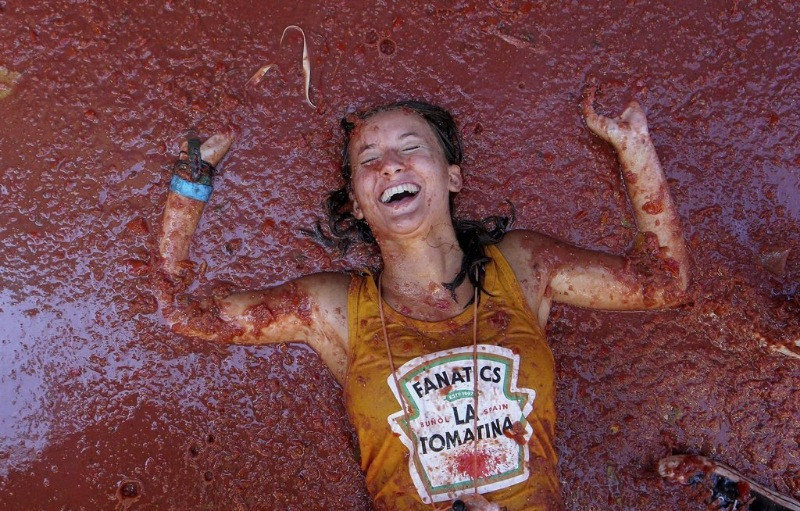 'La Tomatina'da domatesler havada uçuştu - Resim: 14