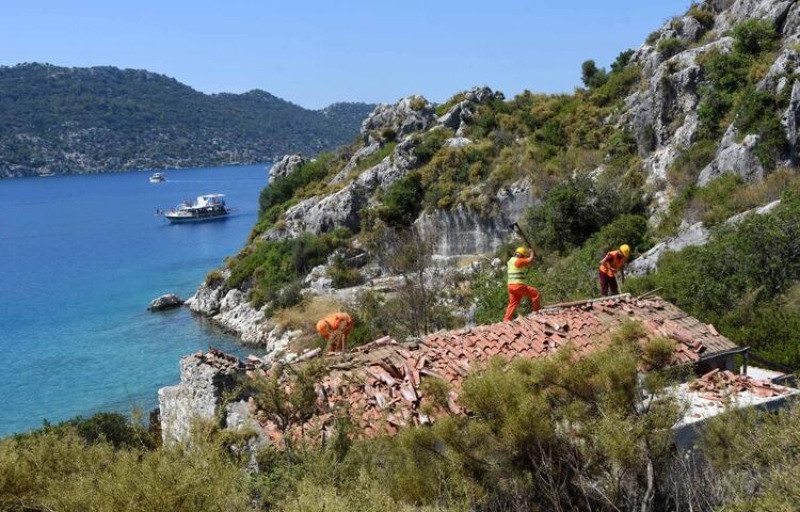 Doğal güzelliğiyle ünlü Kekova'da kaçak yapı endişesi: Zeytinlik ve araziler satışa çıkarıldı - Resim: 6