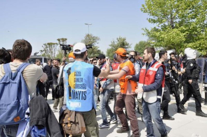 Fotoğraflarla Türkiye'de 1 Mayıs - Resim: 47