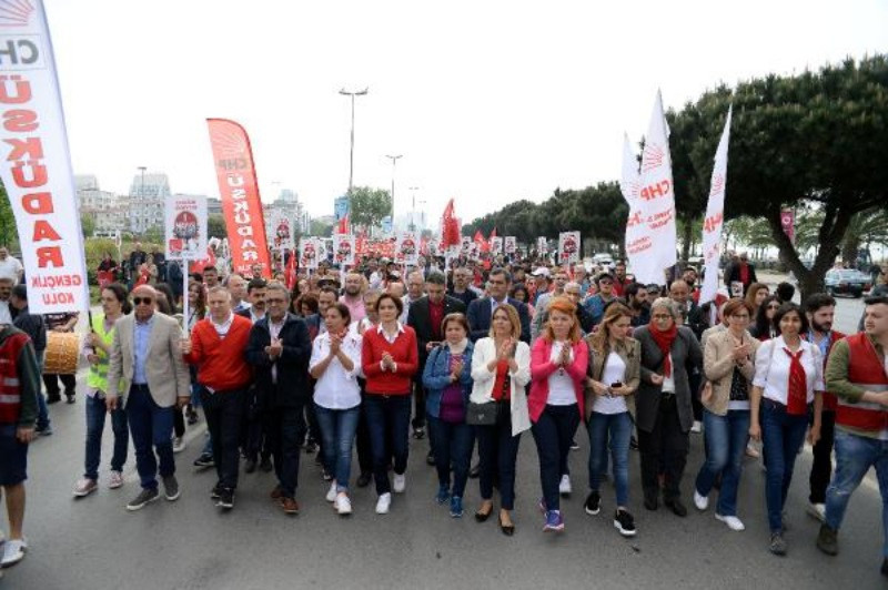 Fotoğraflarla Türkiye'de 1 Mayıs - Resim: 97
