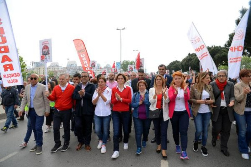 Fotoğraflarla Türkiye'de 1 Mayıs - Resim: 102