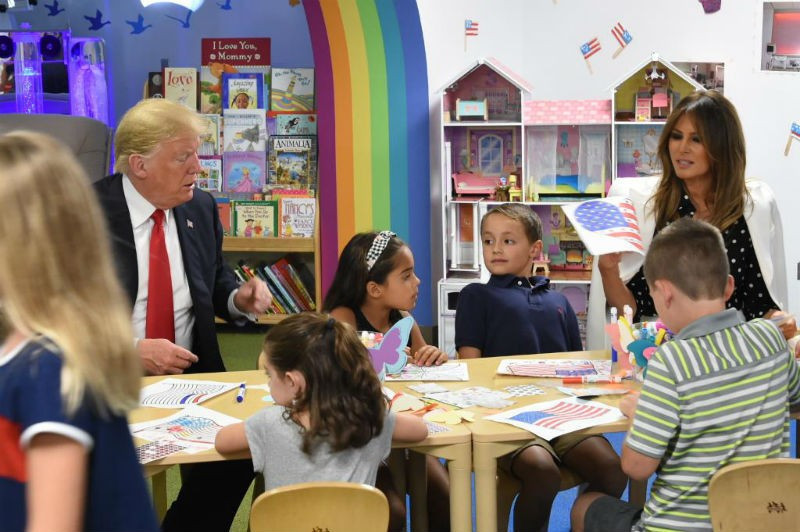 Trump Amerikan bayrağını yanlış boyadı - Resim : 1