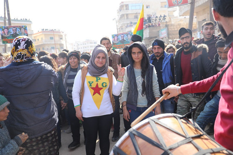 Bomba seslerini bastıran dayanışma mesajları - Resim: 23