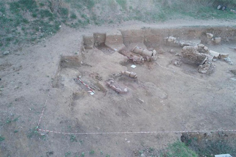 Parion Antik Kenti'nde anne ve çocuğuna ait 2 bin yıllık mezar bulundu - Resim: 9