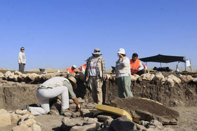 Diyarbakır'daki kazılarda 3 sandık mezar daha bulundu - Resim: 2