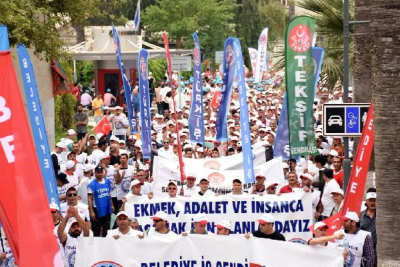 Fotoğraflarla Türkiye'de 1 Mayıs - Resim: 56
