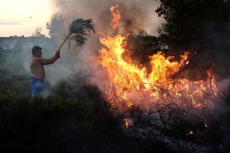 Fotoğraflarla Yunanistan yangını - Resim: 16