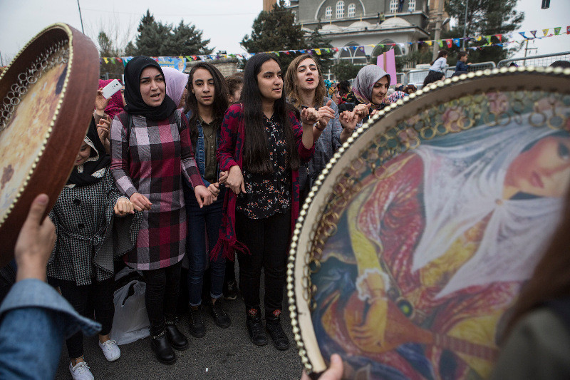 Pervin Buldan'dan Erdoğan'a: Siz kadınlar gününü kutlamayın - Resim: 25