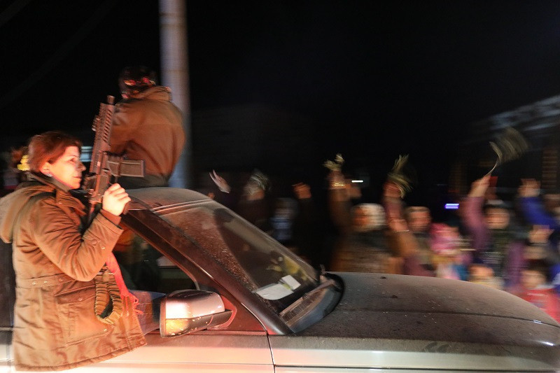Bomba seslerini bastıran dayanışma mesajları - Resim: 13